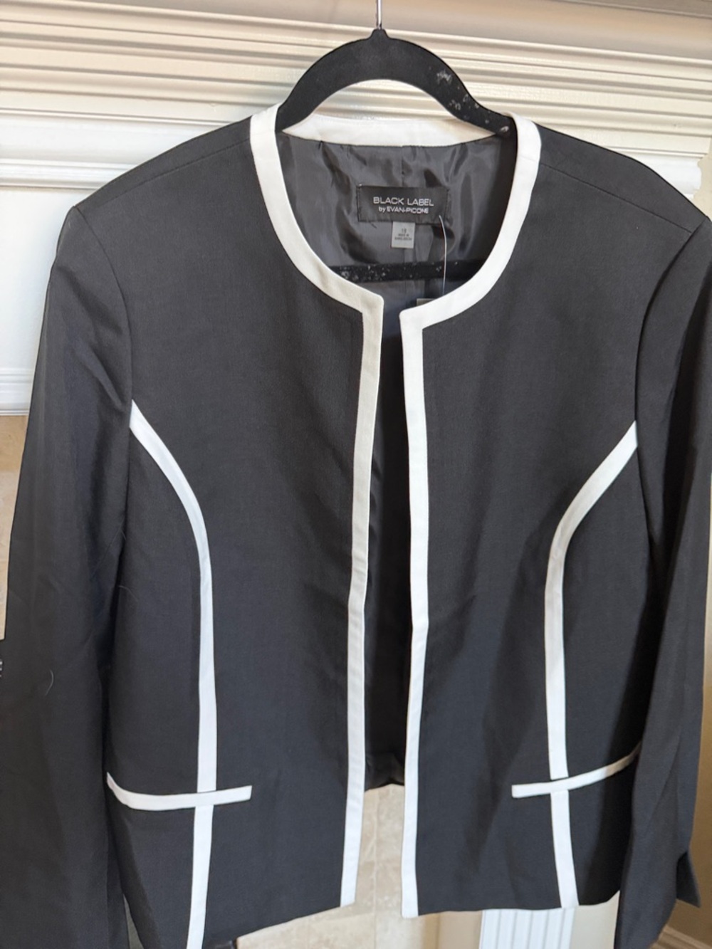 Black Label by Evan Picone Black Collarless Blazer with White Trim SZ 18